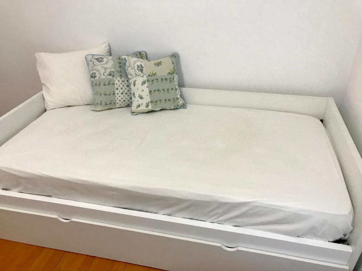 Appartement Sublime Gray Bedroom Lisboa