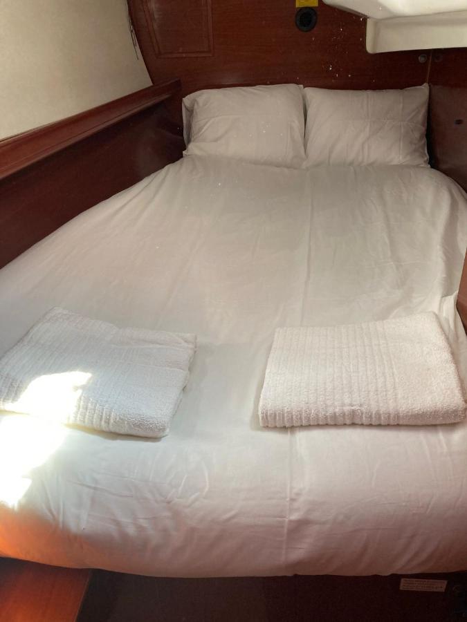 Sea Bloom - Sleep & Sail In Tejo Bateau-hôtel Lisboa
