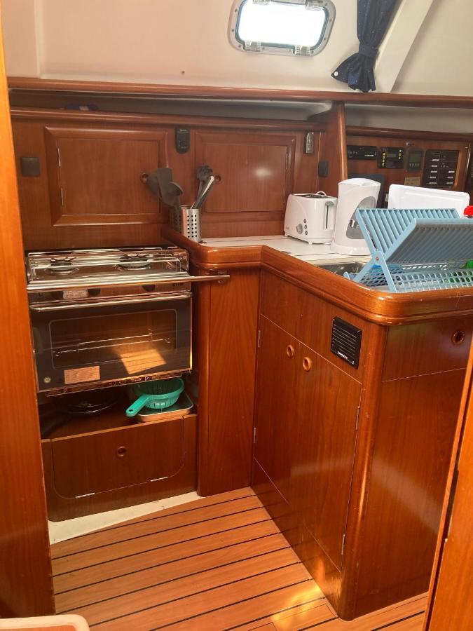 Sea Bloom - Sleep & Sail In Tejo Bateau-hôtel Lisboa