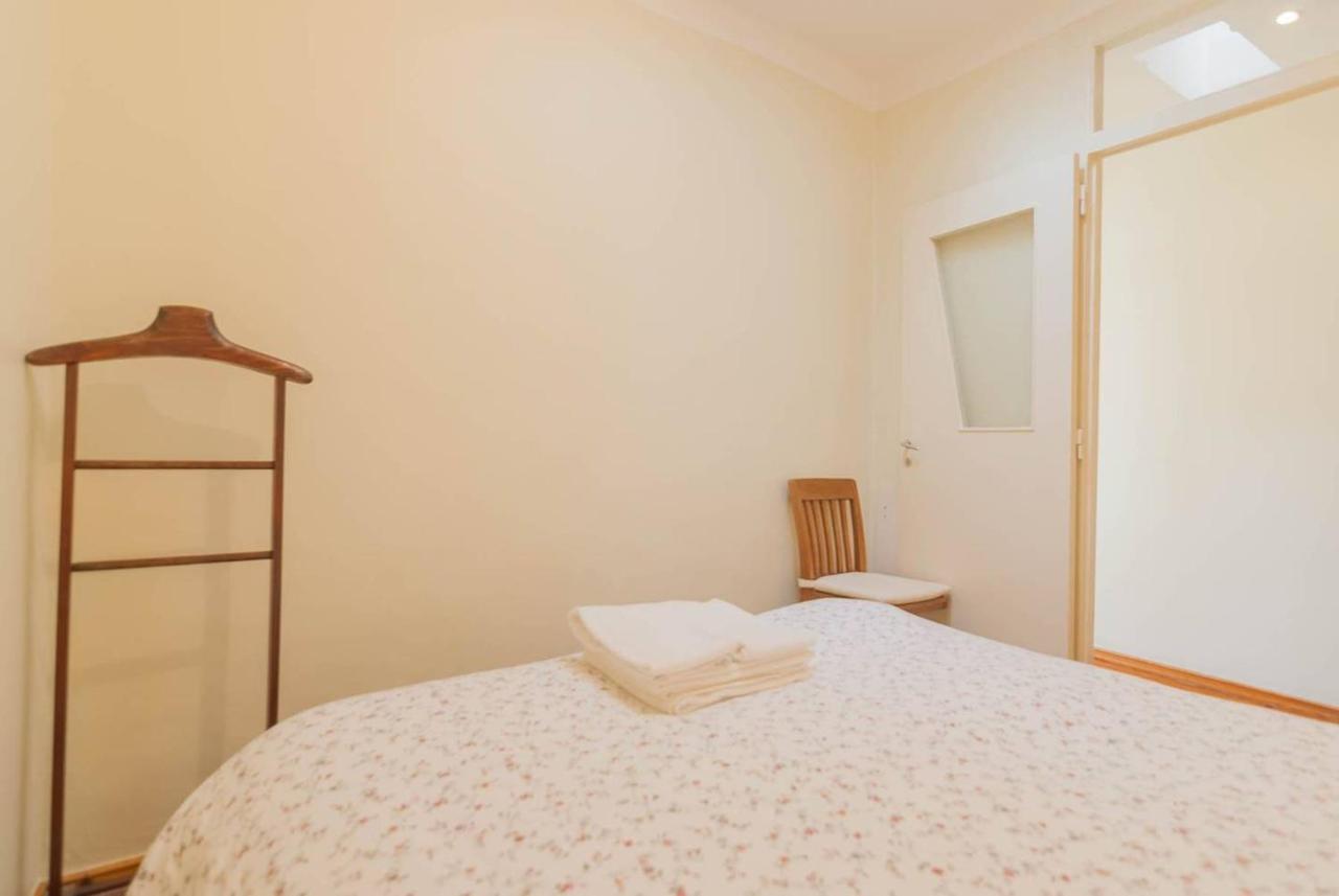 Cozy Two Bedroom In Santa Marinha Appartement *