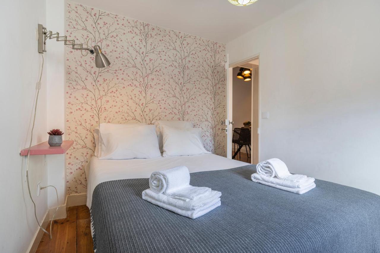 Alfama 2bdr Duplex W/ Balcony By Lovelystay