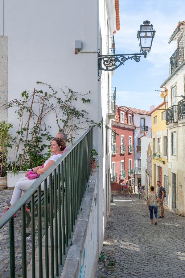 Typical Alfama Apartment, By Timecooler * Lisboa