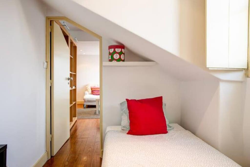 Balcony In Center Apartment Lissabon