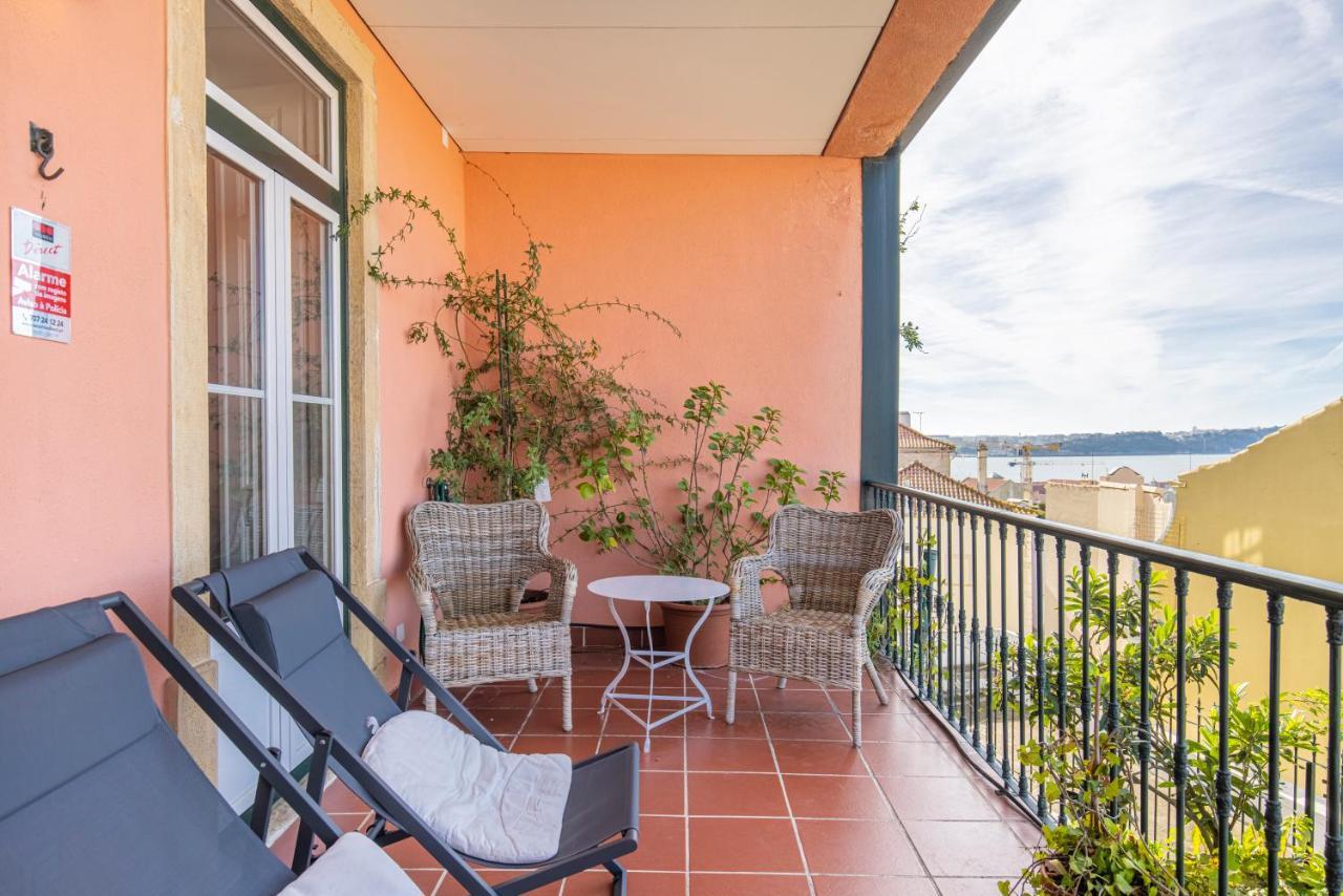 Castelo Design Aparment W/ Balcony & Super View By Lovelystay * Lissabon