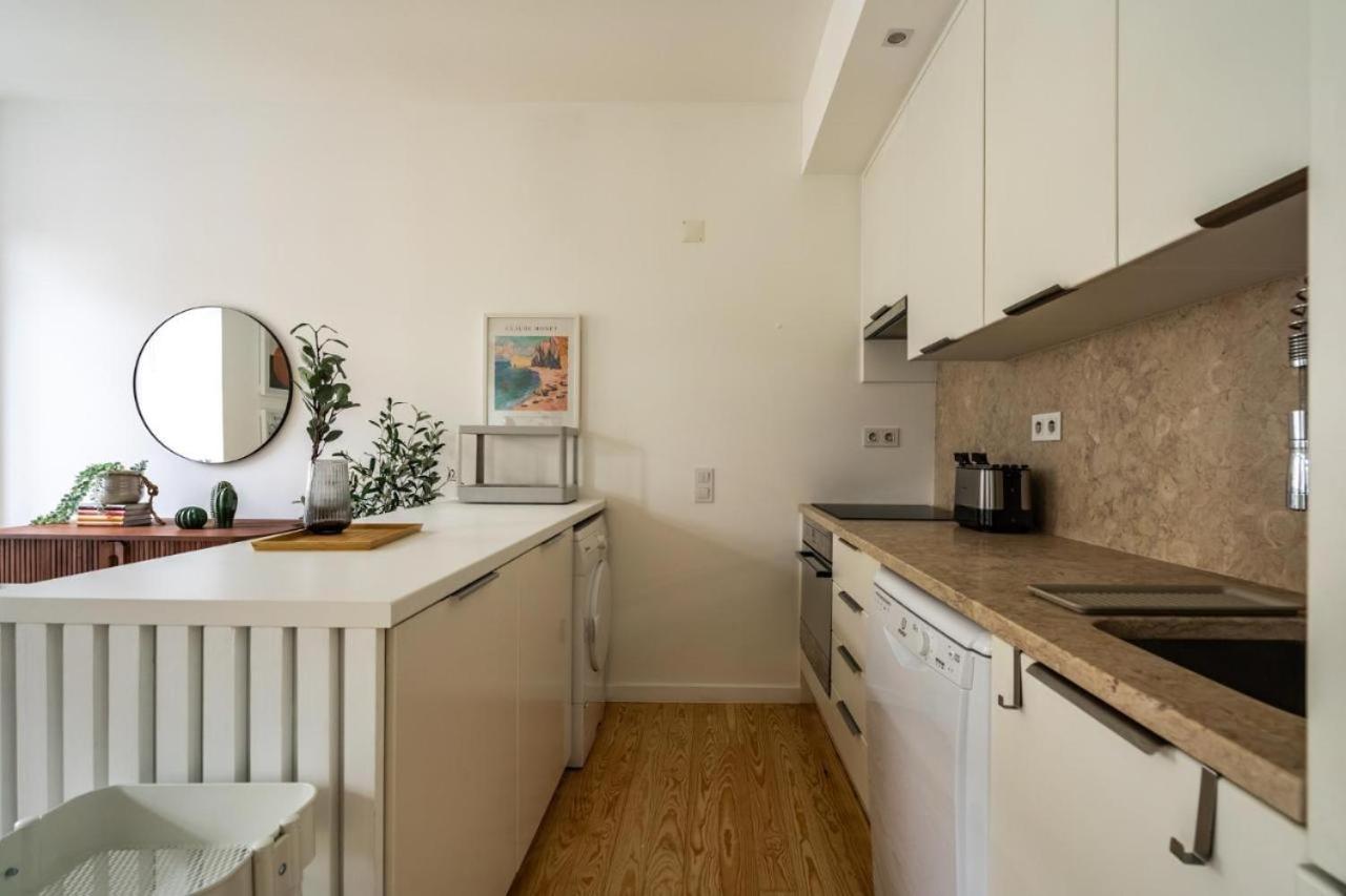 Appartement Whome Chic 2-bed Near Santos & Alcantara Perfect For Families & Couples Lisboa
