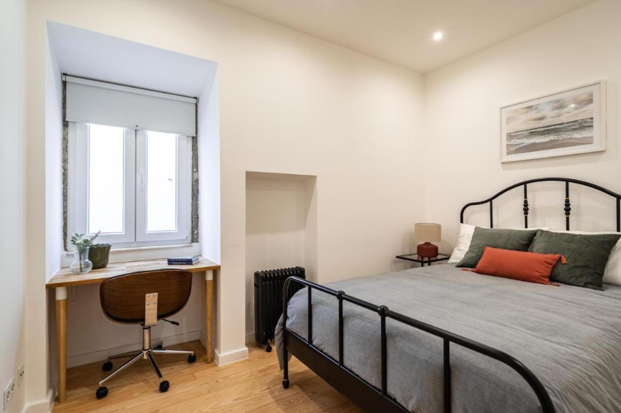 Appartement Whome Chic 2-bed Near Santos & Alcantara Perfect For Families & Couples Lisboa
