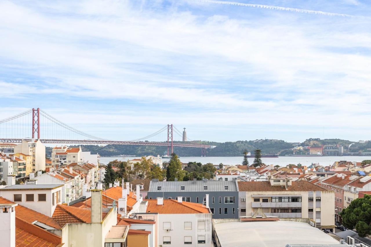 Tejo River View Nearby Belem