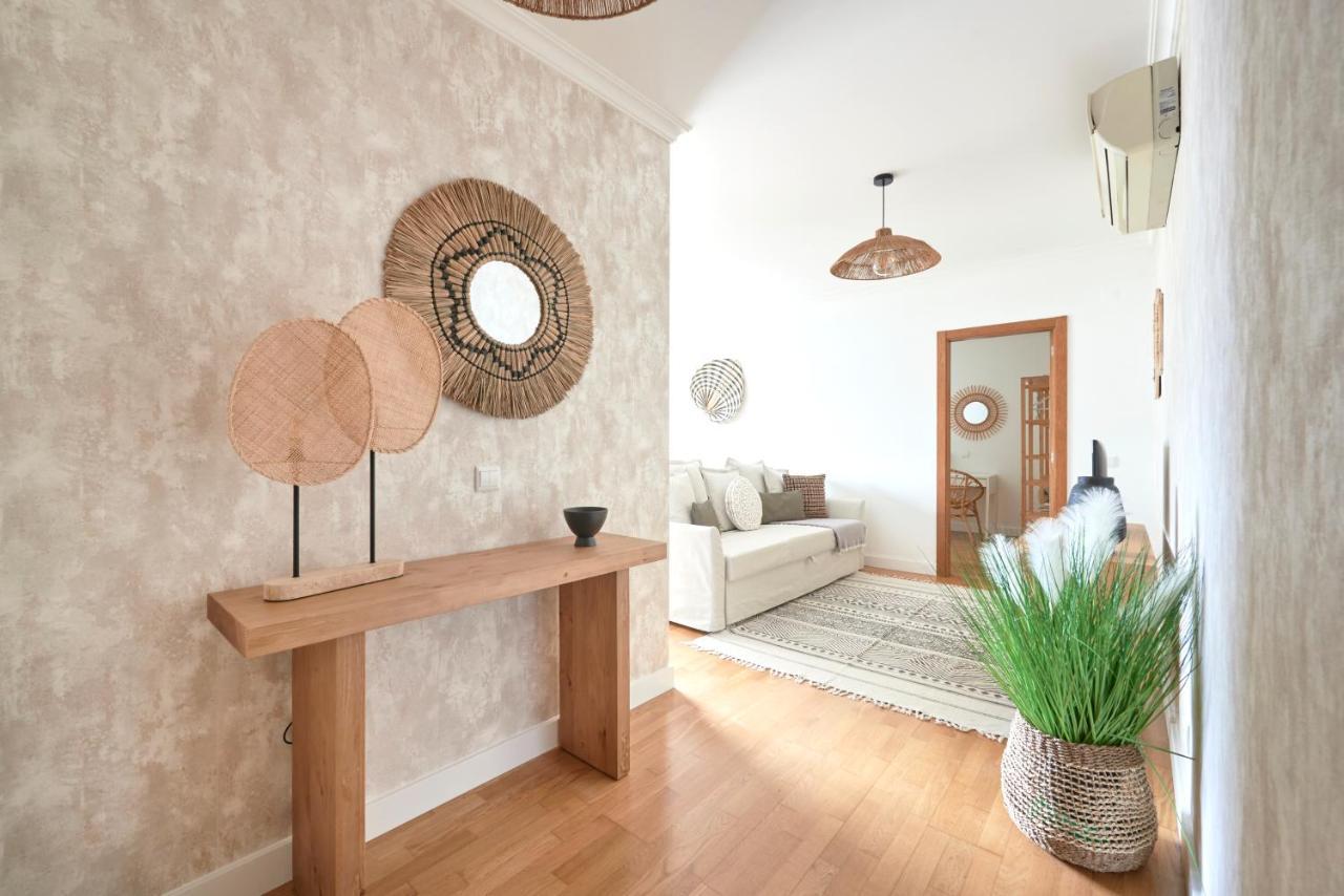 With Private Terrace & Car Garage Lissabon