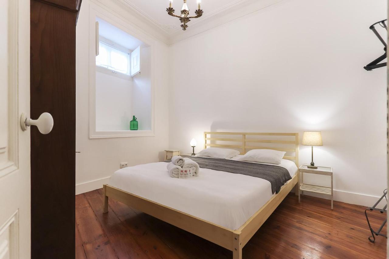 Castelo Typical By Homing Apartment