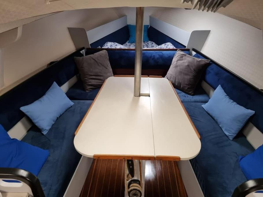 Num Veleiro Em Bateau-hôtel Lisboa