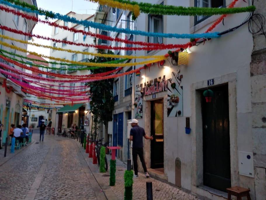 Vakantiehuis Lx Townhouse Ideal For Big Groups Prime Location Trendy Street *