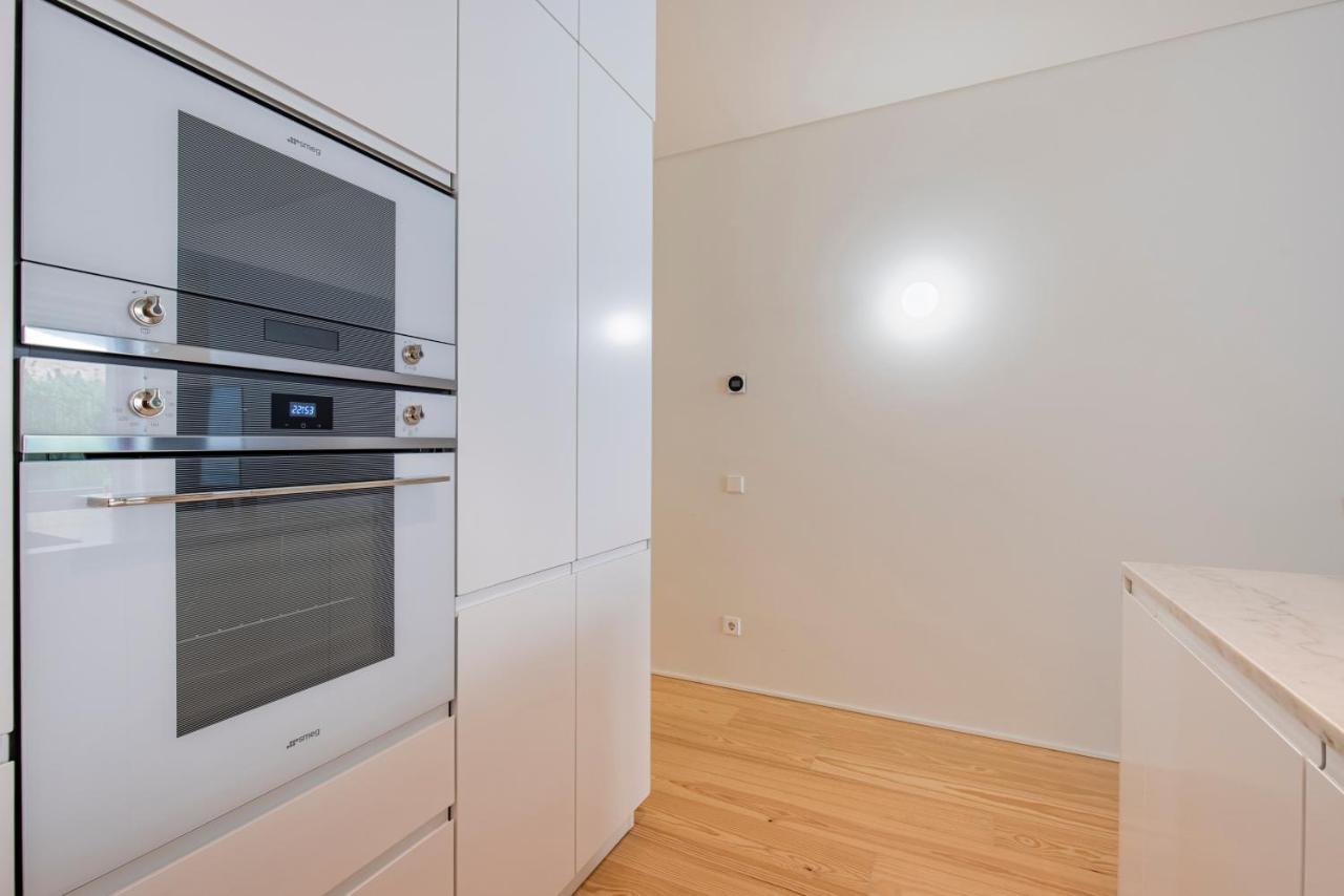 Appartement Deluxe 2bdr W/ Patio By Lovelystay Lissabon