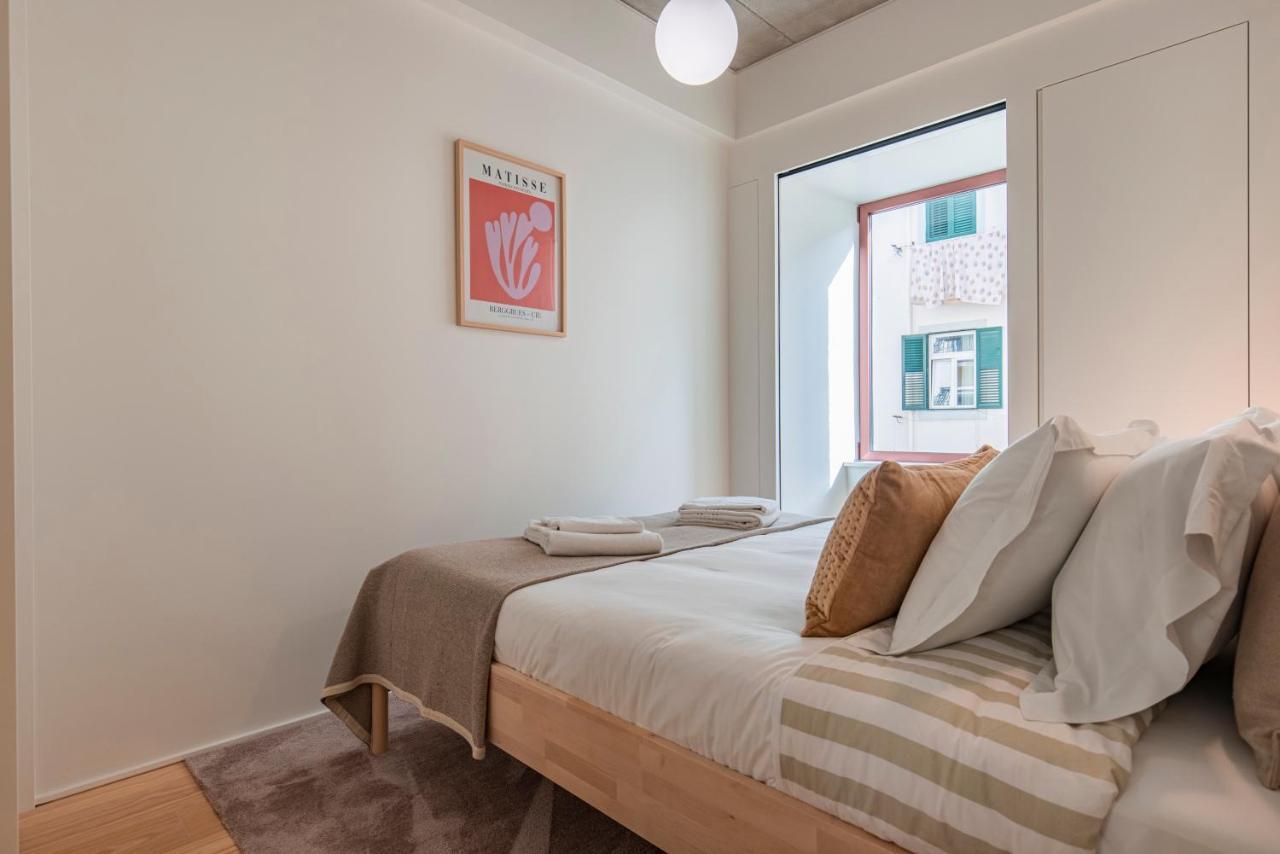 Deluxe 2bdr W/ Patio By Lovelystay Lissabon