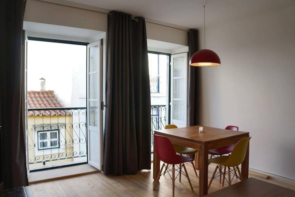Two Bedroom In Historic Location! Close To The River Apartment