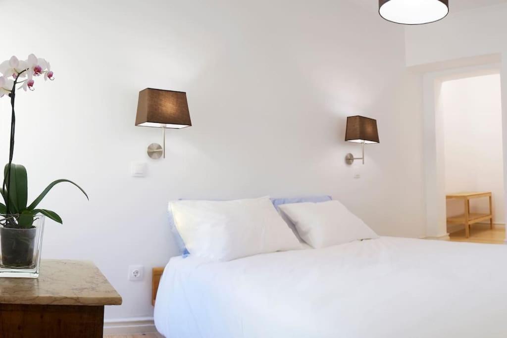 Two Bedroom In Historic Location! Close To The River Lissabon