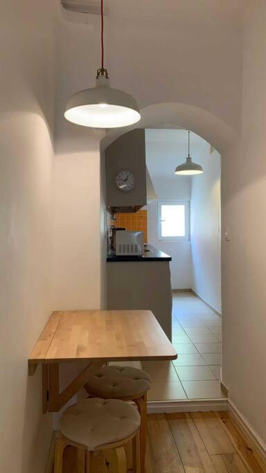 Two Bedroom In Historic Location! Close To The River Apartment