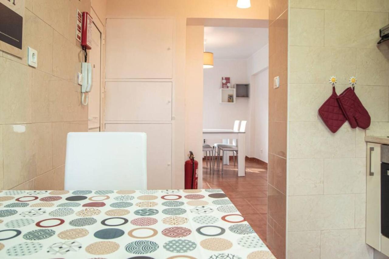 Peaceful And Serene 3 Bedroom In Appartement *