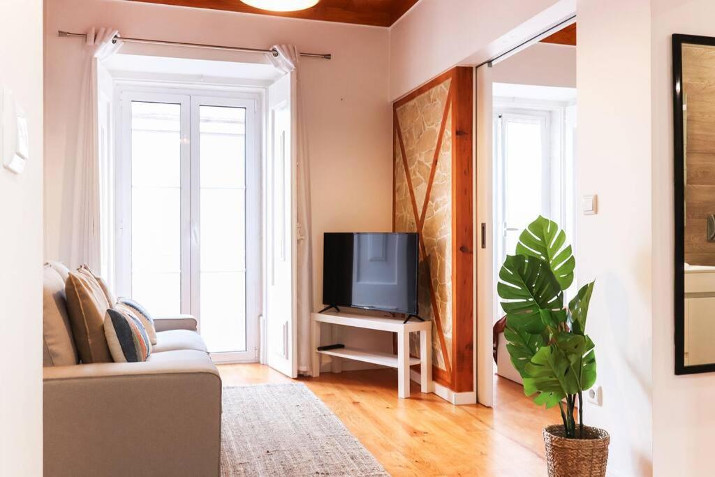 Appartement Portucale ! Campo Ourique Design W/ Balcony