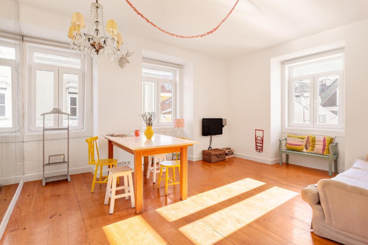 Joivy Chic 2br In Bairro Alto, 2mins To Sao Pedro De Alcantara Viewpoint Apartment Lisbon