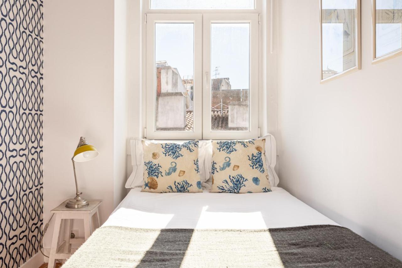 Joivy Chic 2br In Bairro Alto, 2mins To Sao Pedro De Alcantara Viewpoint Apartment Lissabon