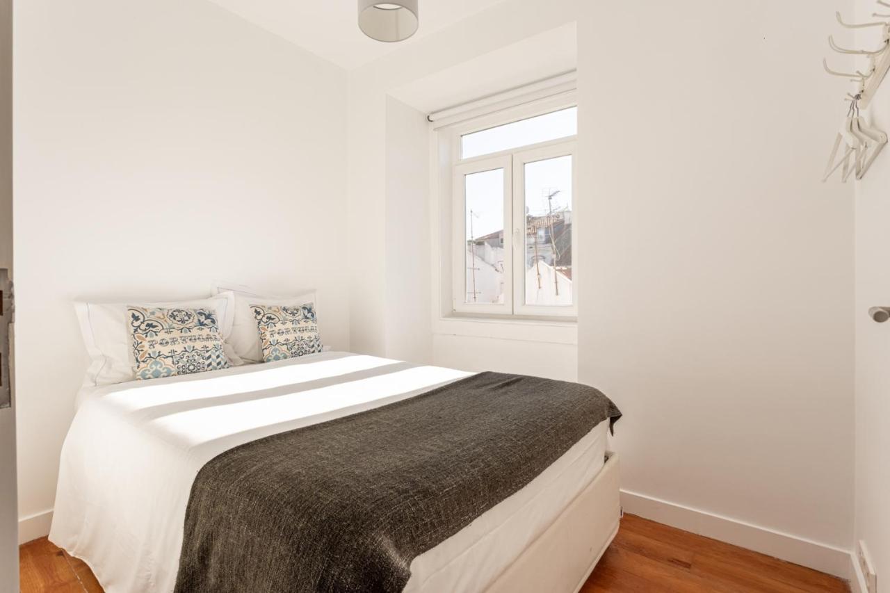 Joivy Chic 2br In Bairro Alto, 2mins To Sao Pedro De Alcantara Viewpoint Lisbon
