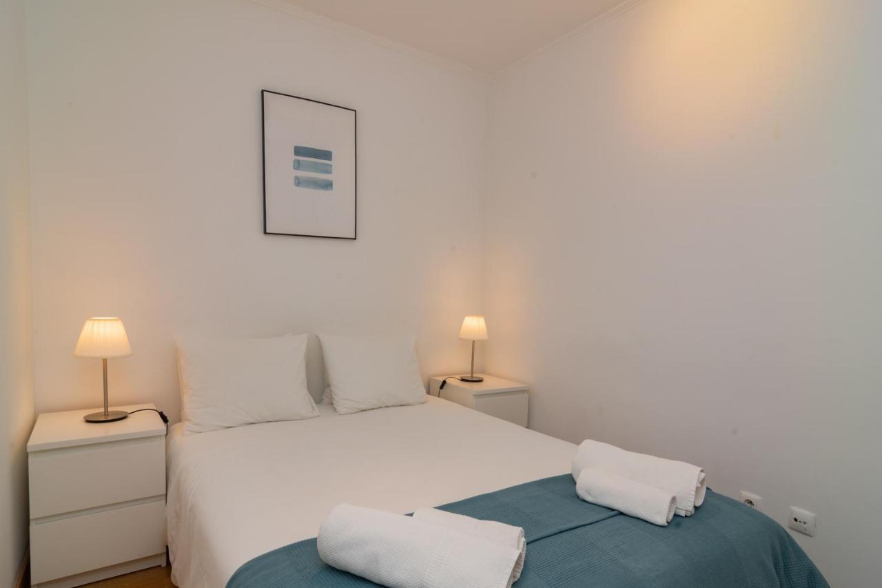 Lovely & Bright Family Flat W/ Patio * Lisboa