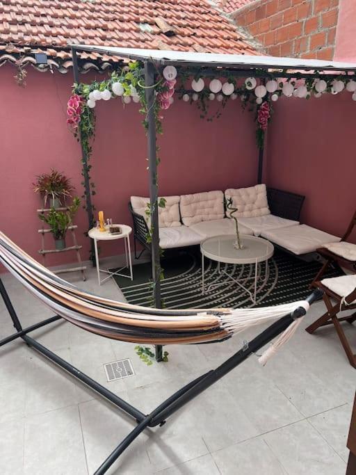 Luxury Artistic Digital Nomad Getaway W/ Terrace Appartement