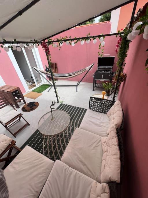 Luxury Artistic Digital Nomad Getaway W/ Terrace Appartement Lissabon