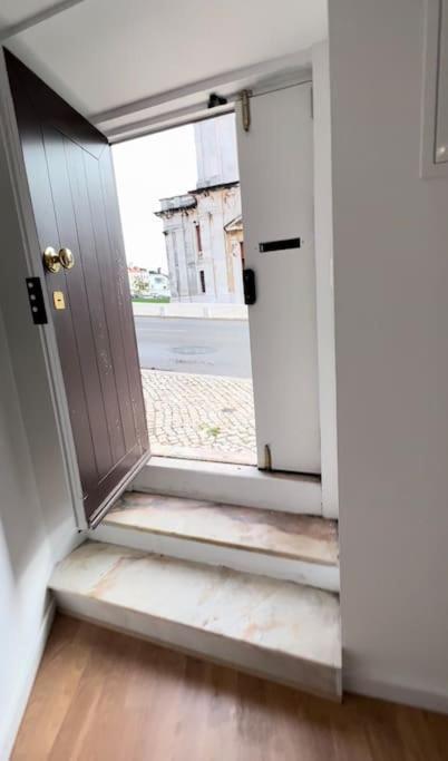 Luxury Artistic Digital Nomad Getaway W/ Terrace Appartement *