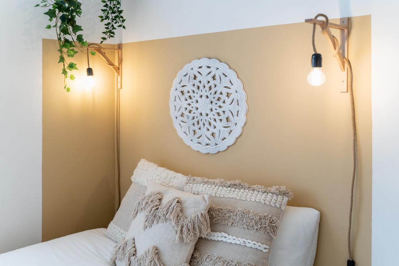 Renew Yourself At An Unvarnished Hideaway Apartment Lissabon