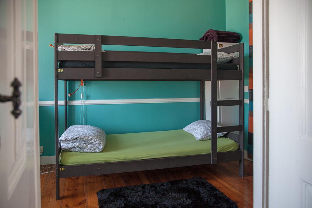 Hostel Graca 28 *