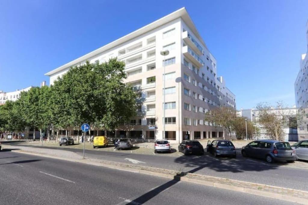 Appartement Parque Nacoes Flat W Parking