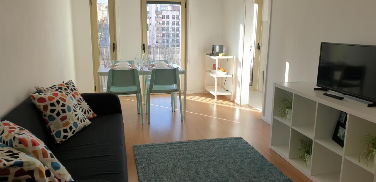 Appartement 5min Walk From Subway Station & Free Parking *