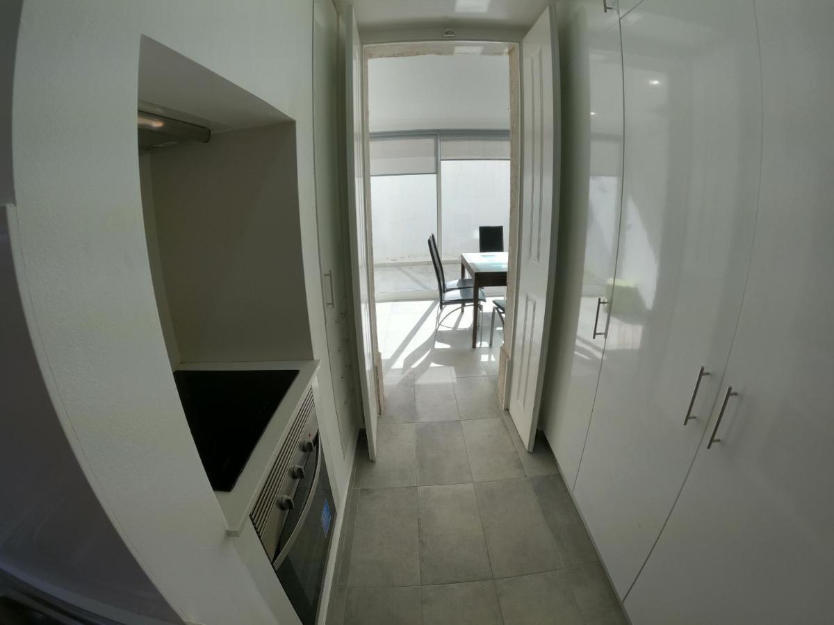 Lisbon, Renewed T1 With Pateo Near Martires Da Patria Apartment *