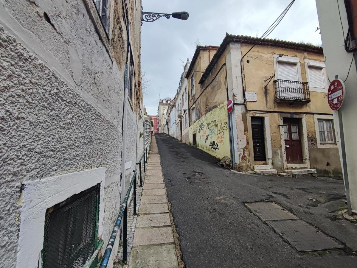 Lisbon, Renewed T1 With Pateo Near Martires Da Patria