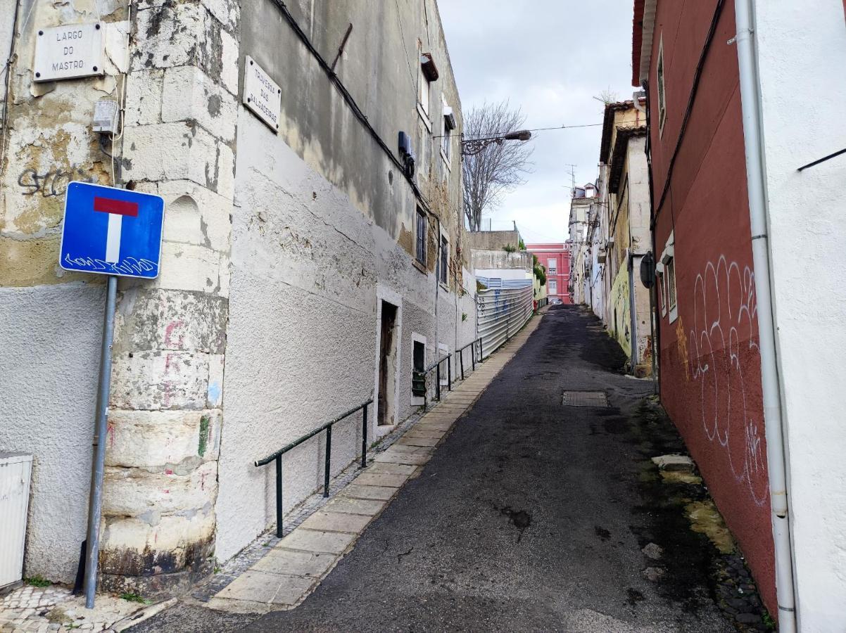 Lisbon, Renewed T1 With Pateo Near Martires Da Patria Apartment *