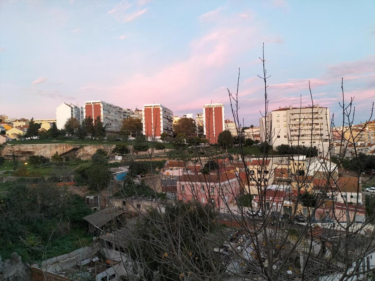 Retreat View Tagu River Lissabon