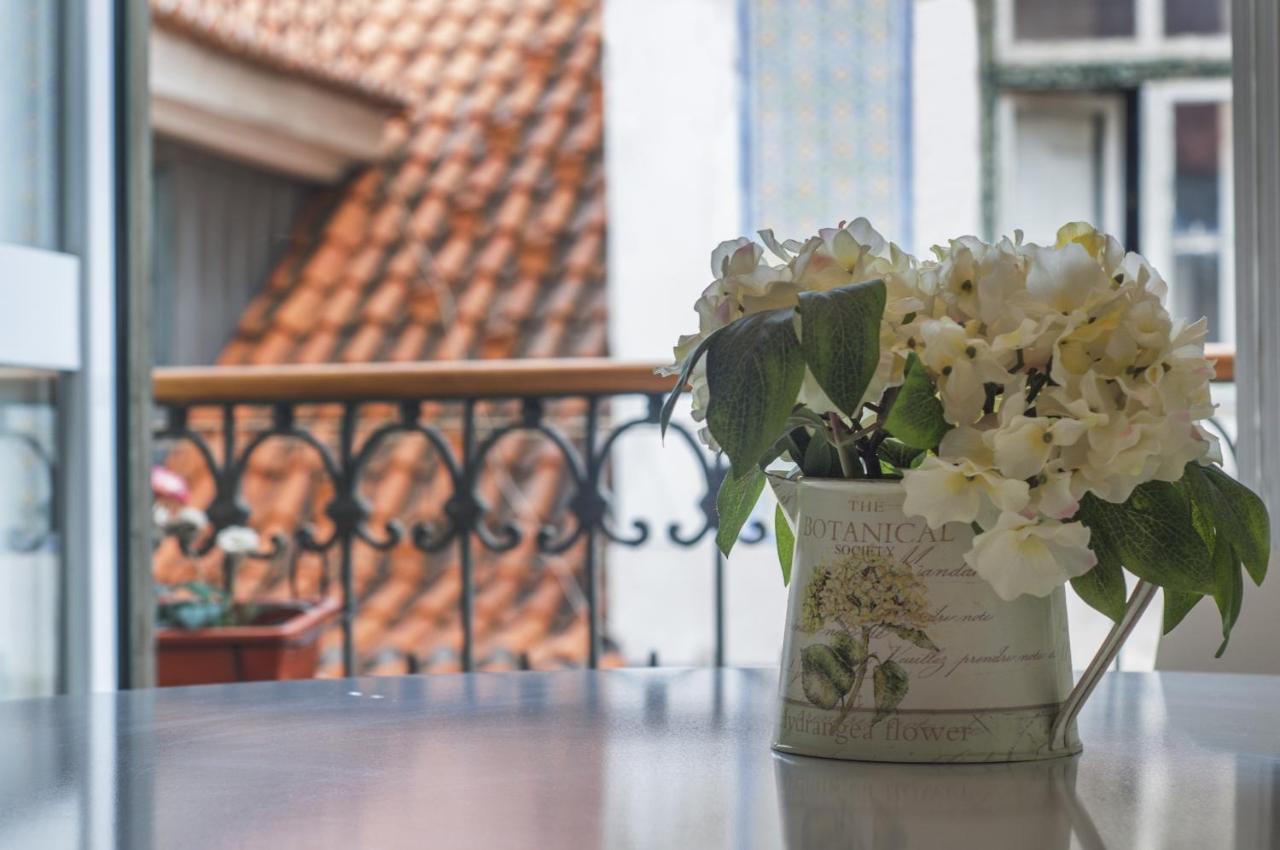 Apartment Chic Urban Retreat At Downtown With Balcony & Views Lissabon