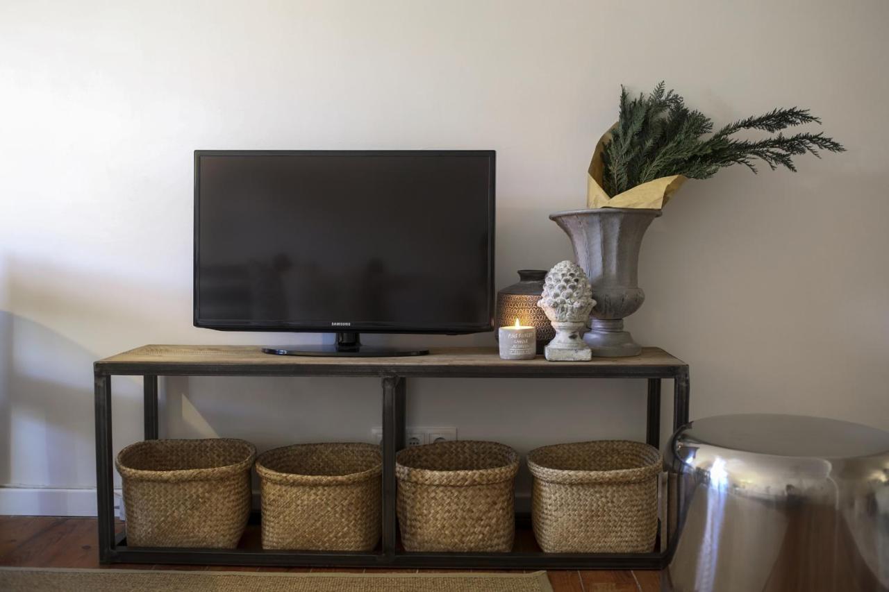 Apartment Chic Urban Retreat At Downtown With Balcony & Views Lissabon