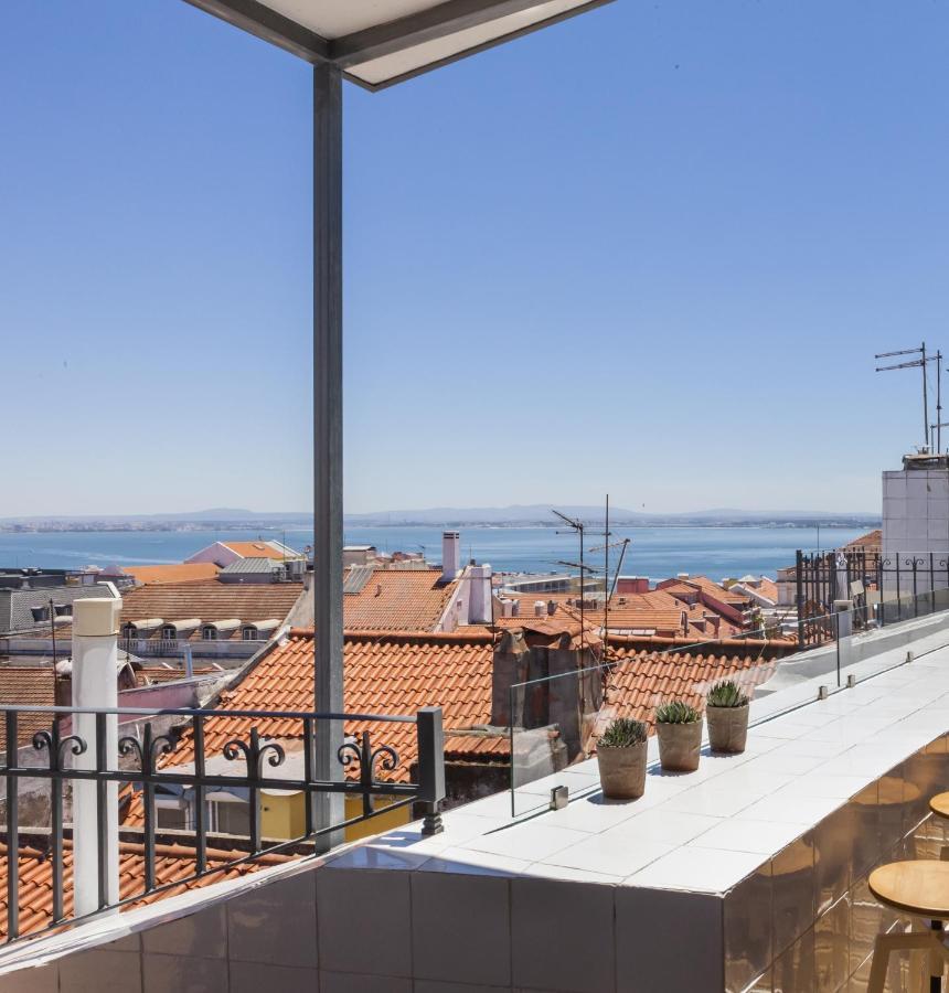 Appartement Amazing Rooftop Terrace With River And Historic View 4 Bedrooms 4 Bathrooms Ac 19th Century Building Chiado