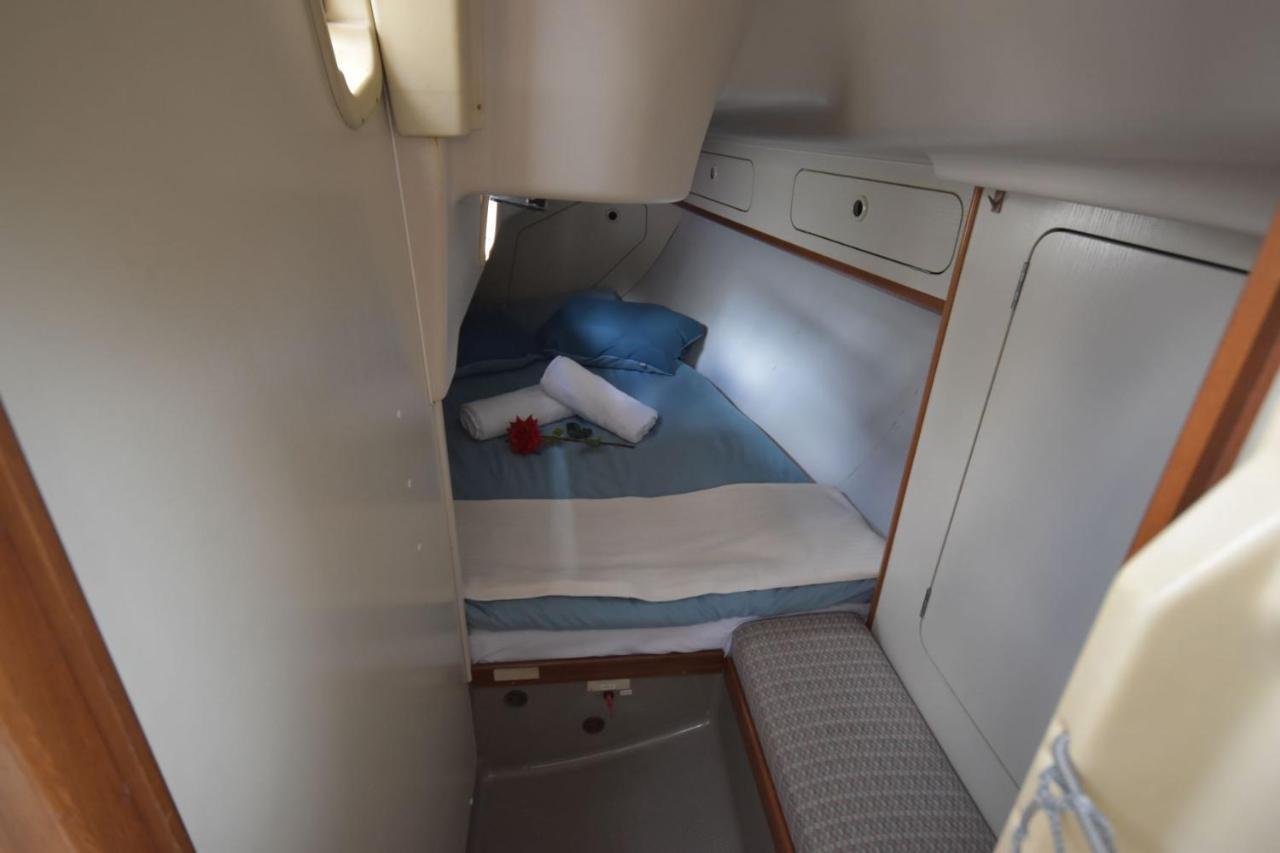Arecadina Bateau-hôtel *