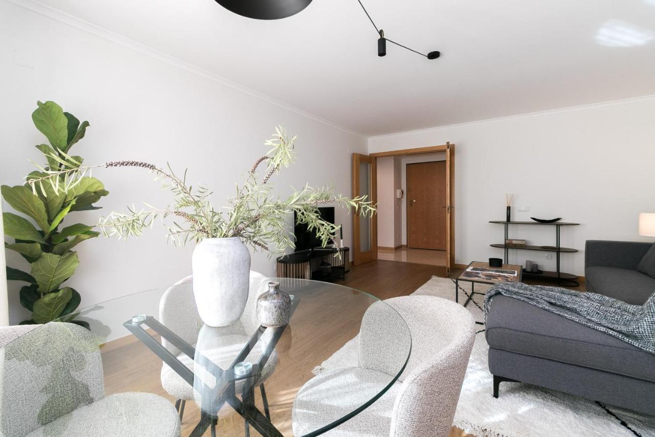 Premium Flat In Upscale Area, Balcony, Parking * Lissabon