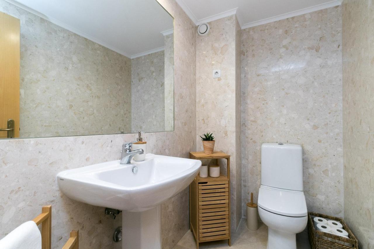 Apartment Premium Flat In Upscale Area, Balcony, Parking *