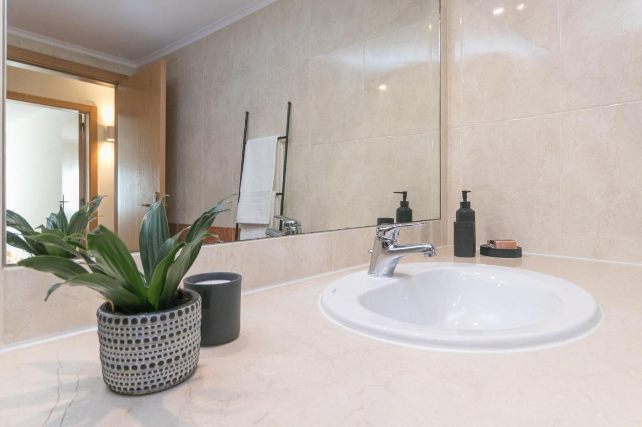 Apartment Premium Flat In Upscale Area, Balcony, Parking *