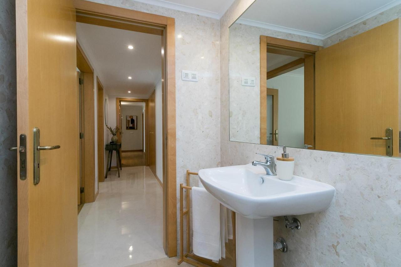 Premium Flat In Upscale Area, Balcony, Parking Apartment *
