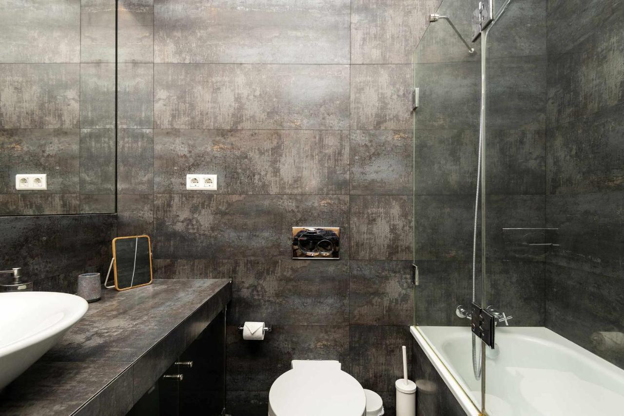 Typical Portuguese In Sao Bento Appartement