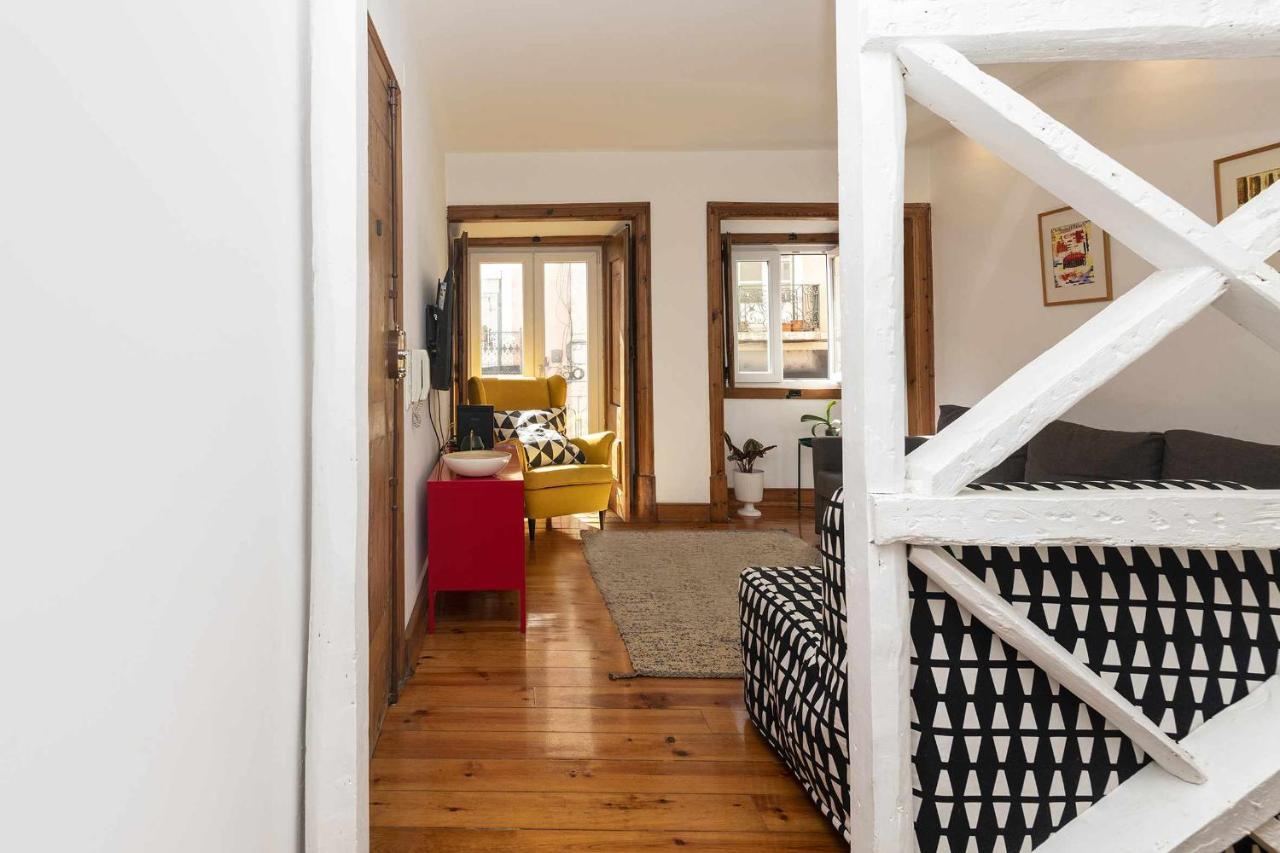 Typical Portuguese In Sao Bento Appartement *