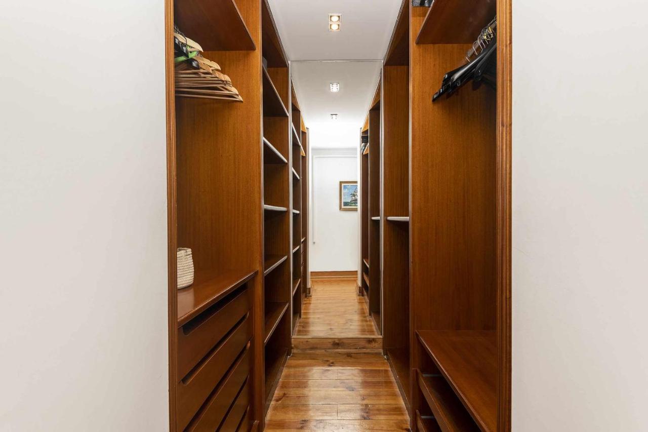 Typical Portuguese In Sao Bento Appartement *