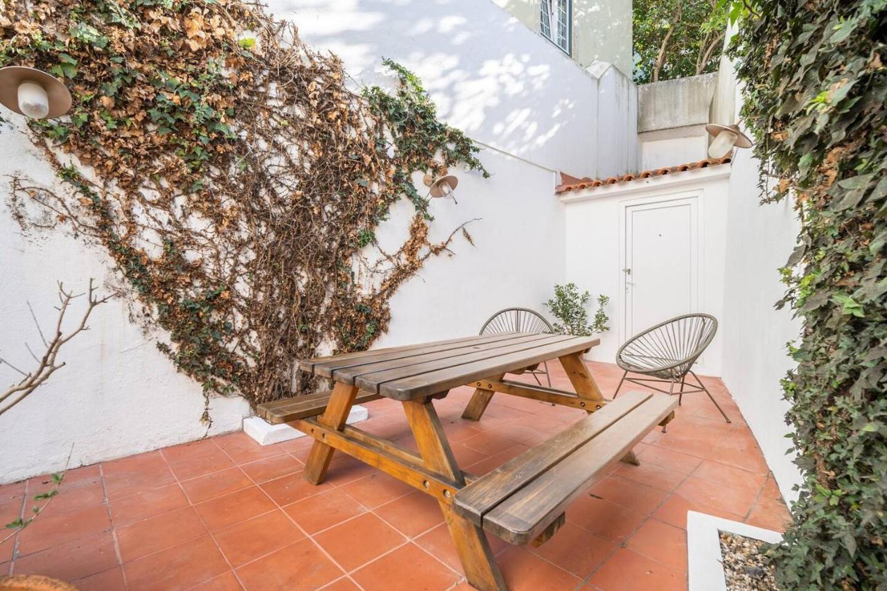 Combro By Patio 25