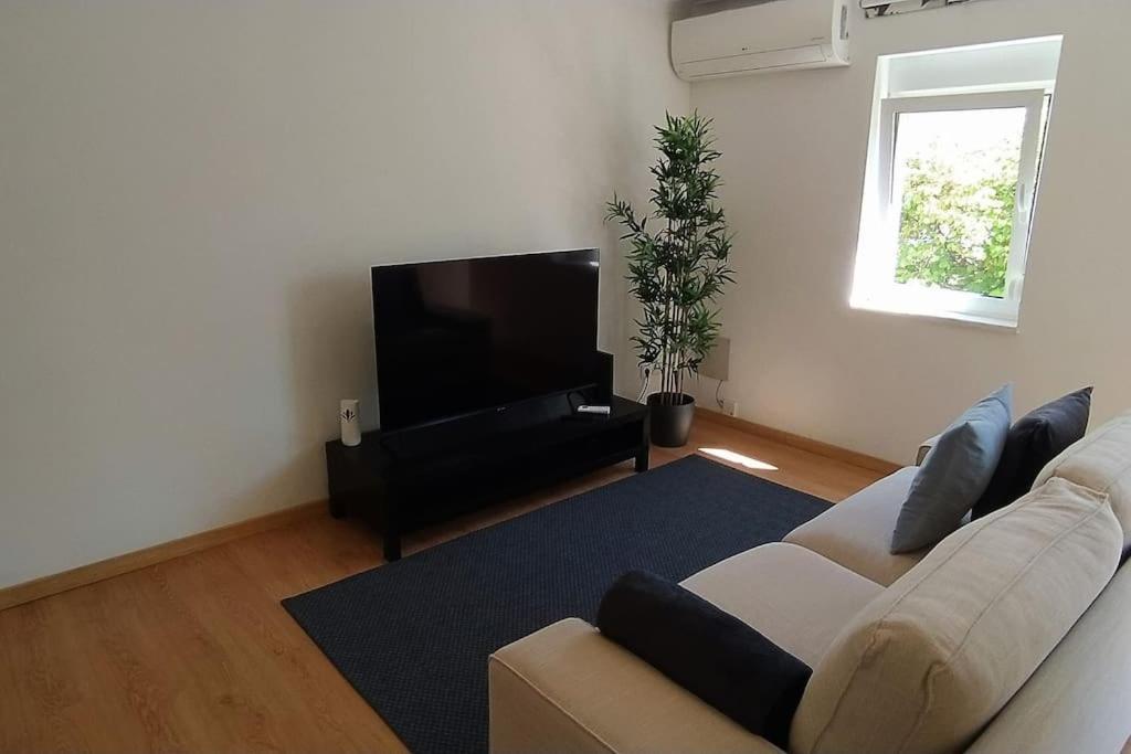 Lisboa/city/sunny Apar/metro/airport/wifi/air Cond *
